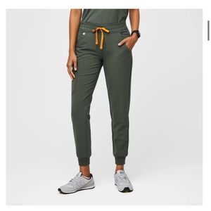 Figs scrub set Catarina 3 pocket shirt with jogger